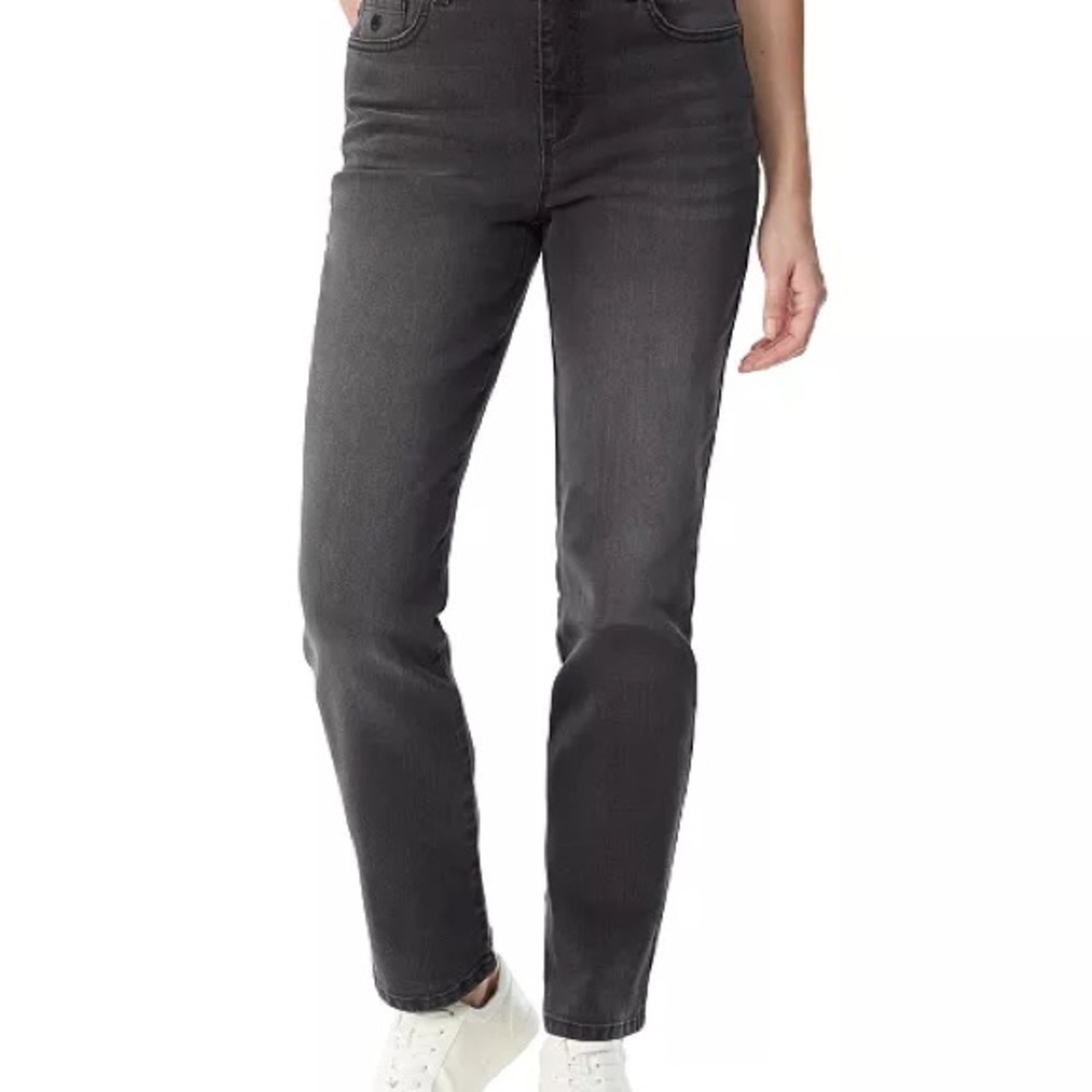 NWT Gloria Vanderbilt
Womens Amanda High Rise Curvy Jeans Faded Black Sz 16